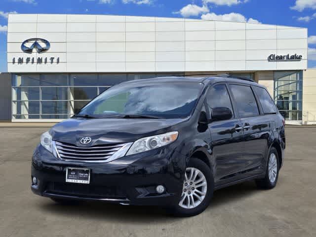 2017 TOYOTA Sienna