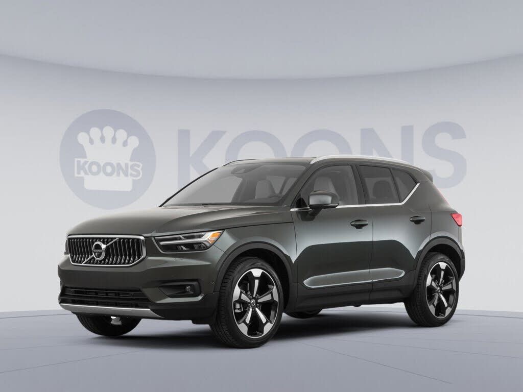 2019 VOLVO XC40