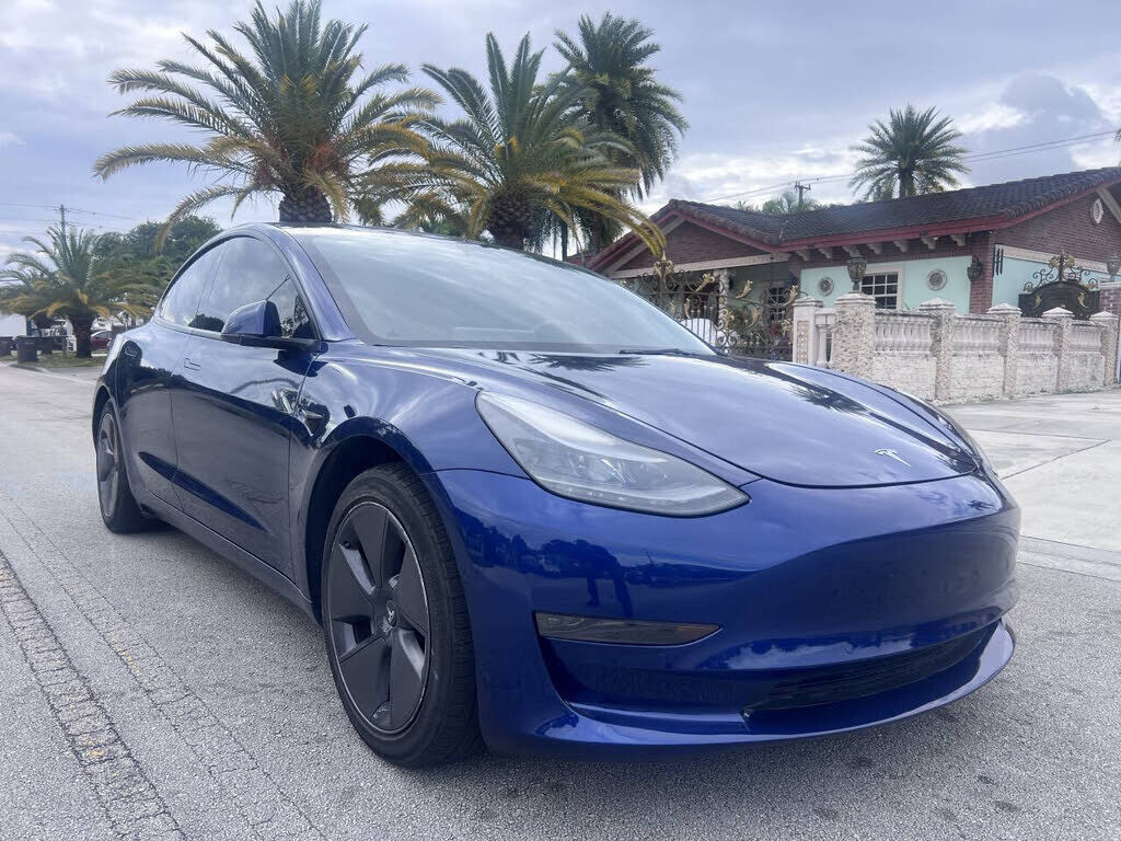 2022 TESLA Model 3