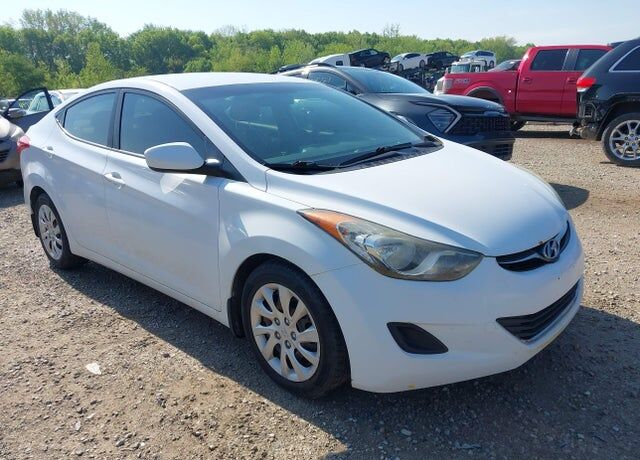2013 HYUNDAI Elantra