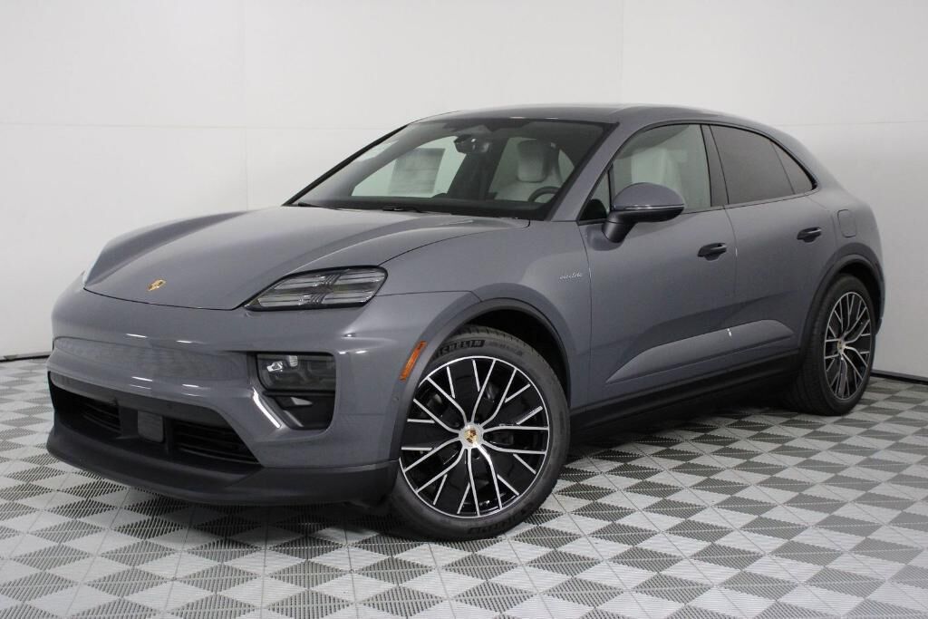 2026 PORSCHE Macan
