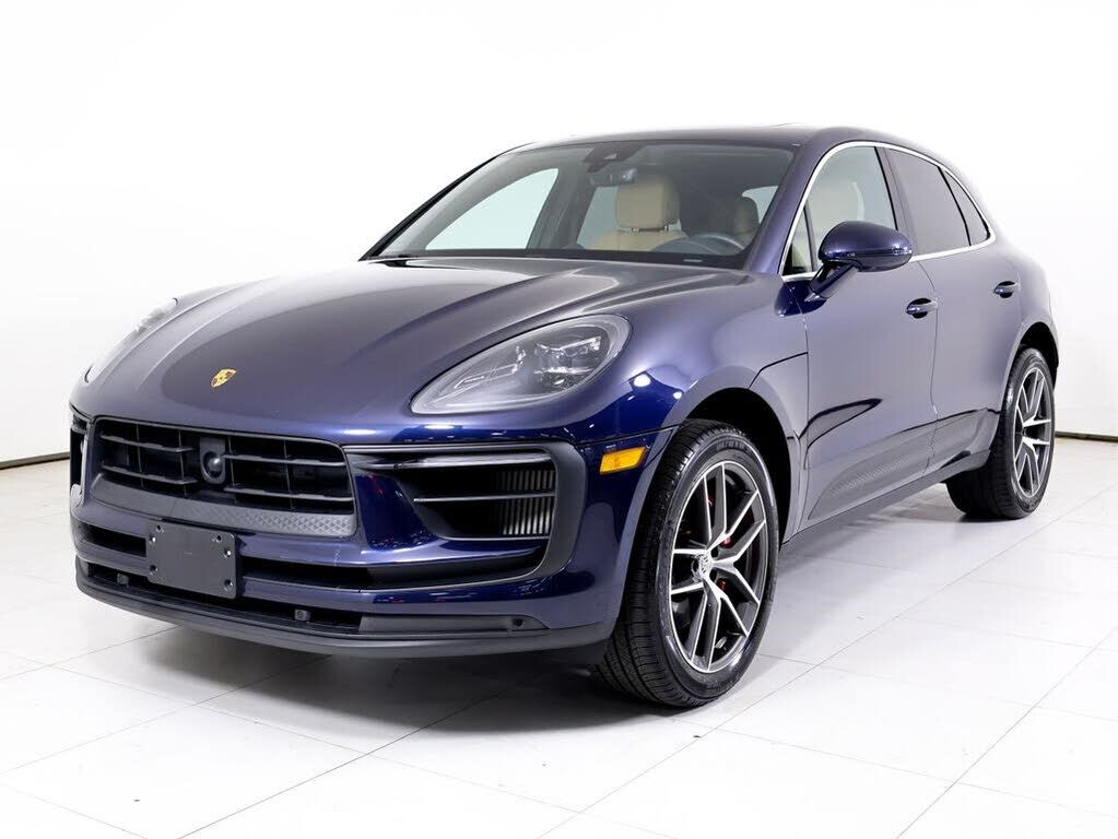 2023 PORSCHE Macan