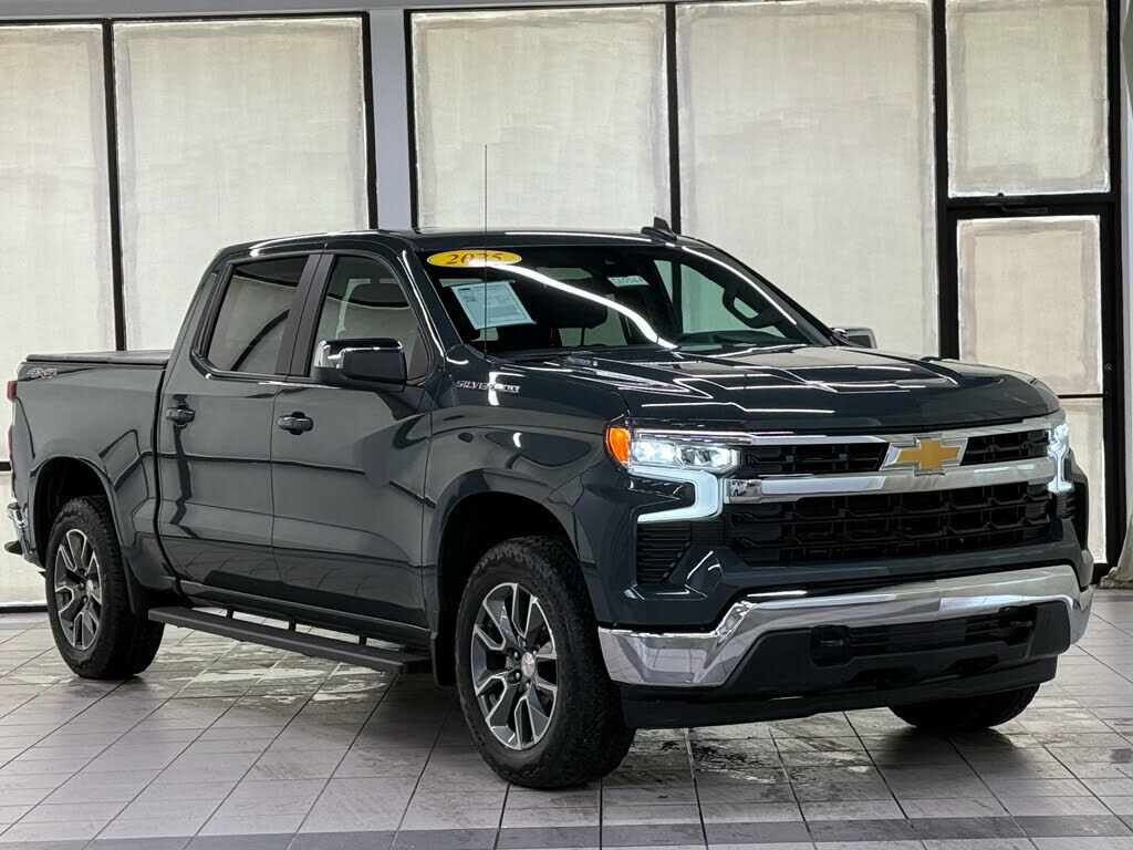 2025 CHEVROLET Silverado