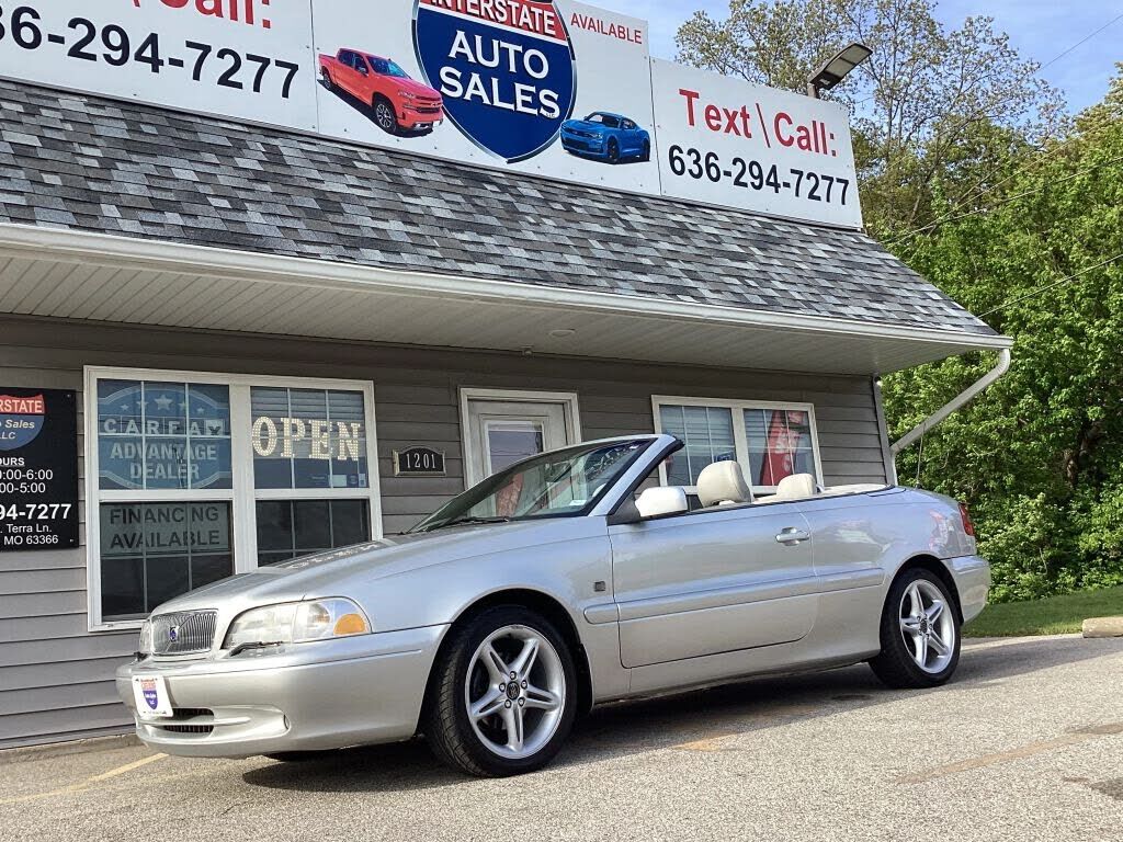 2001 VOLVO C70