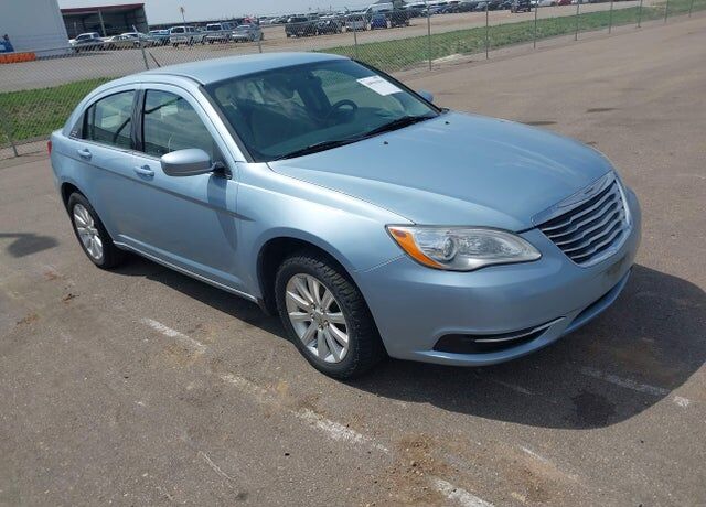 2013 CHRYSLER 200