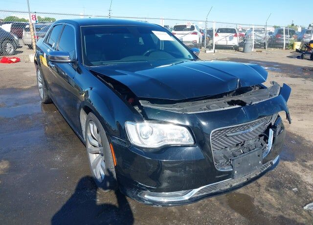 2019 CHRYSLER 300