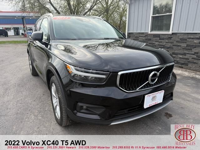 2022 VOLVO XC40