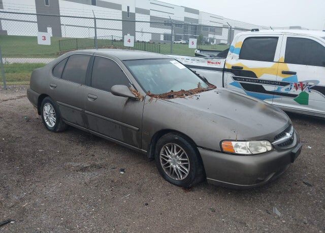 2001 NISSAN Altima