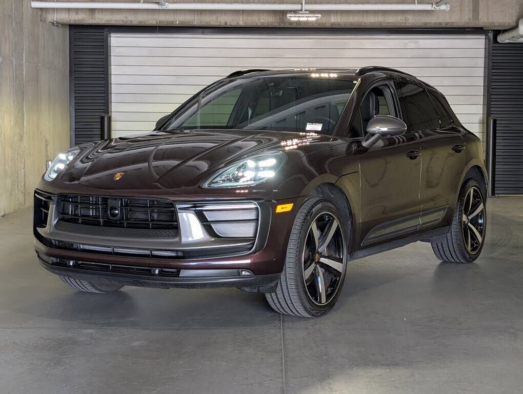 2023 PORSCHE Macan