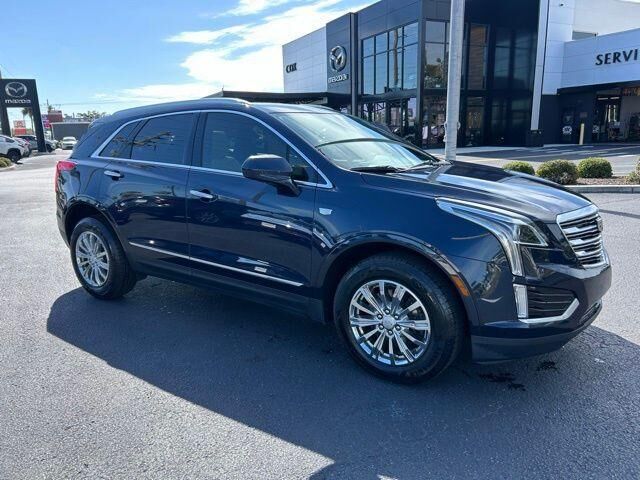 2017 CADILLAC XT5