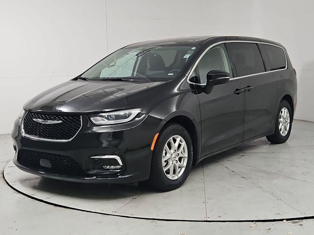 2023 CHRYSLER Pacifica
