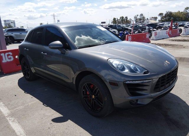 2015 PORSCHE Macan