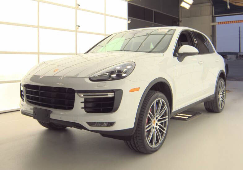 2015 PORSCHE Cayenne