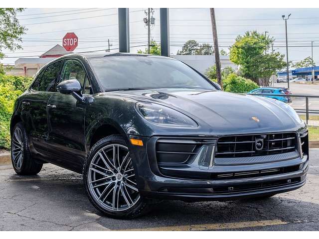 2024 PORSCHE Macan
