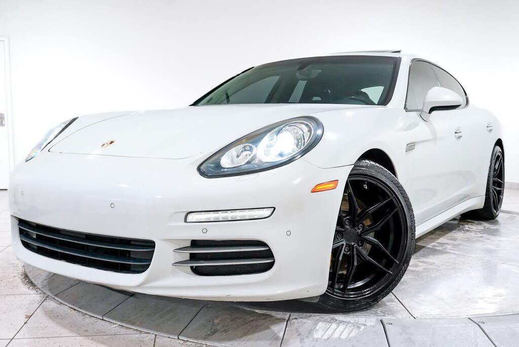 2016 PORSCHE Panamera