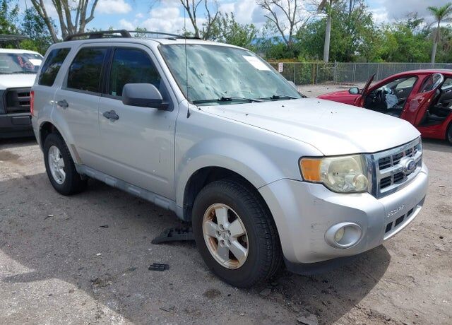 2010 FORD Escape