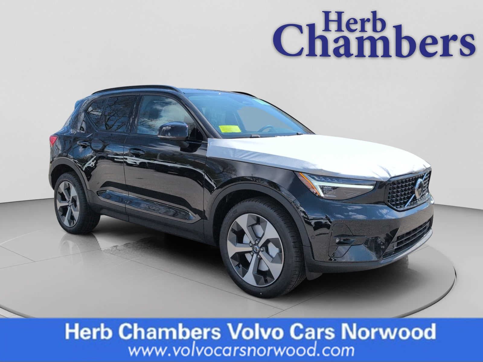 2026 VOLVO XC40