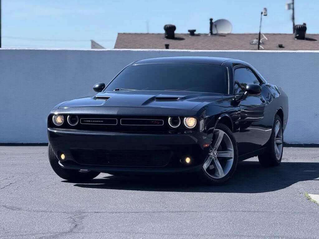 2017 DODGE Challenger