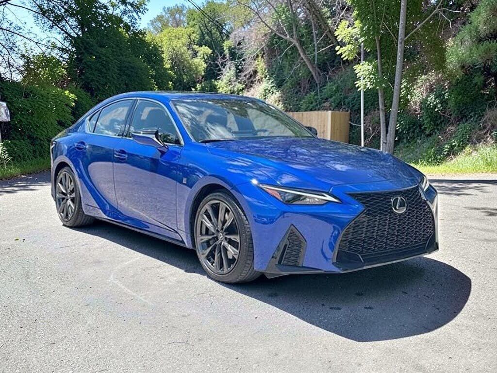 2025 LEXUS IS