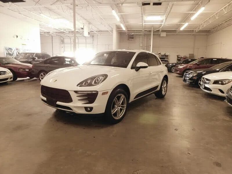 2018 PORSCHE Macan
