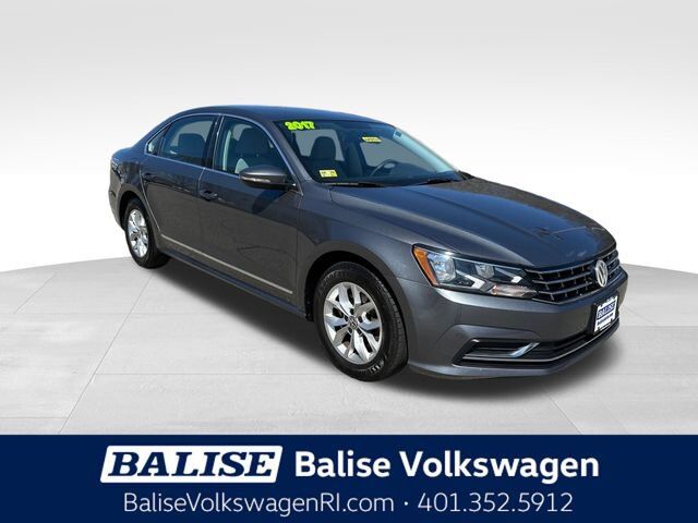 2017 VOLKSWAGEN Passat