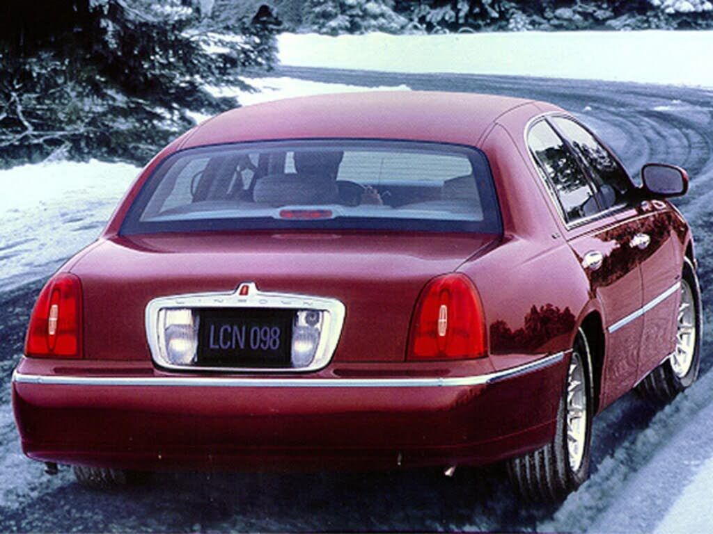 1999 LINCOLN Town Car