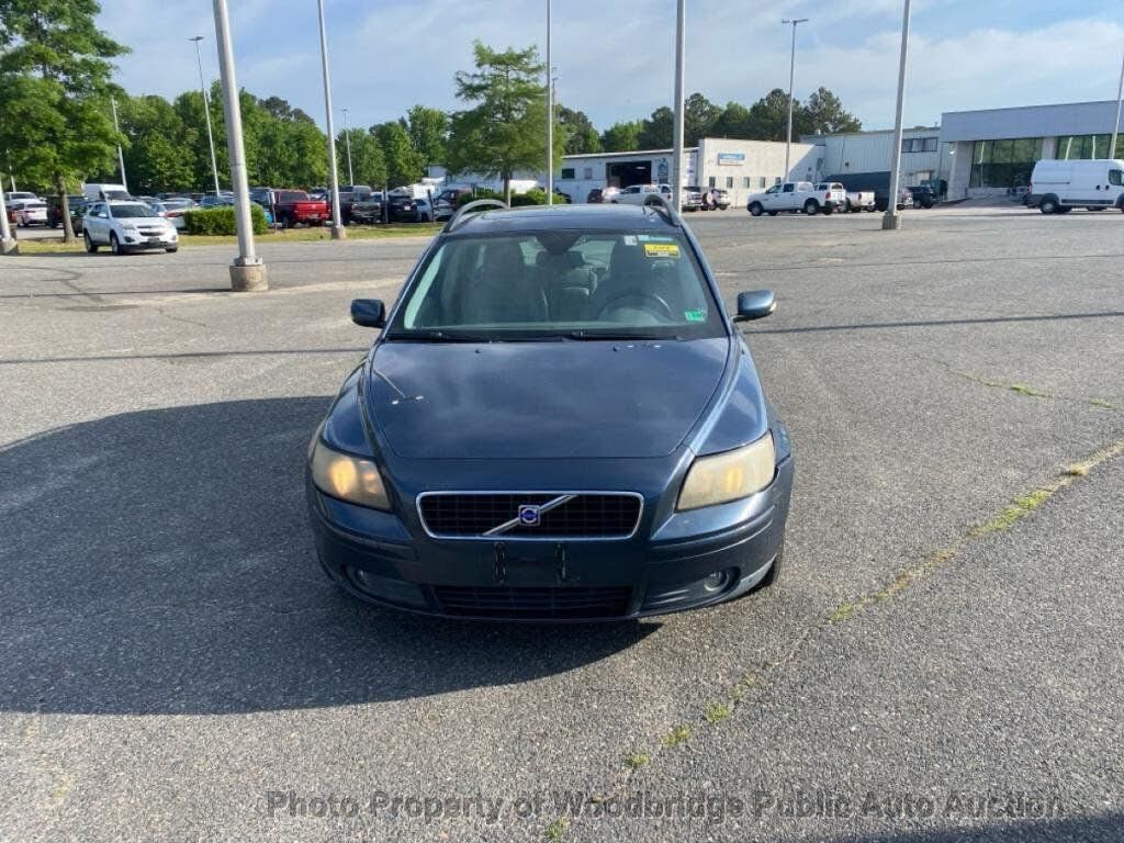 2005 VOLVO V50