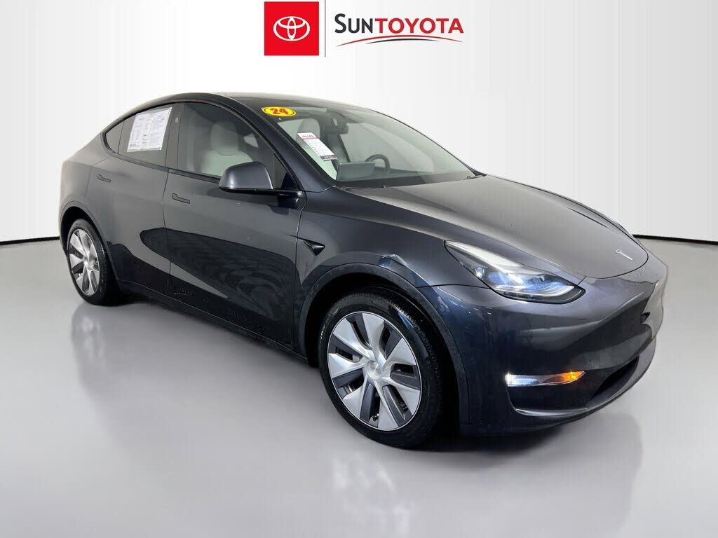 2024 TESLA Model Y