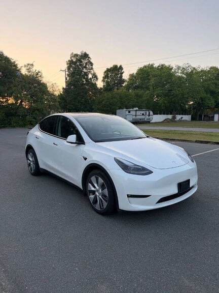 2023 TESLA Model Y