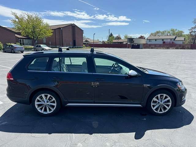 2017 VOLKSWAGEN Golf Alltrack