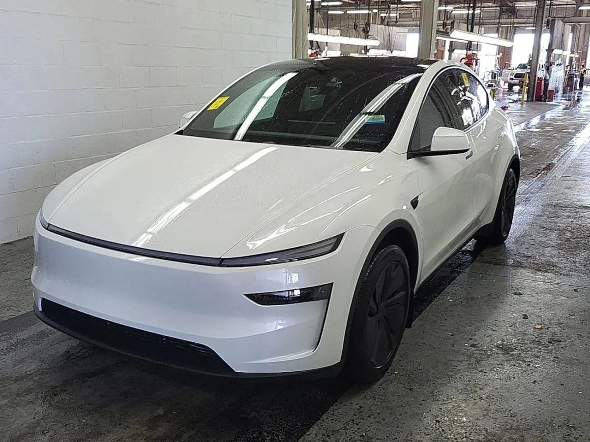 2026 TESLA Model Y