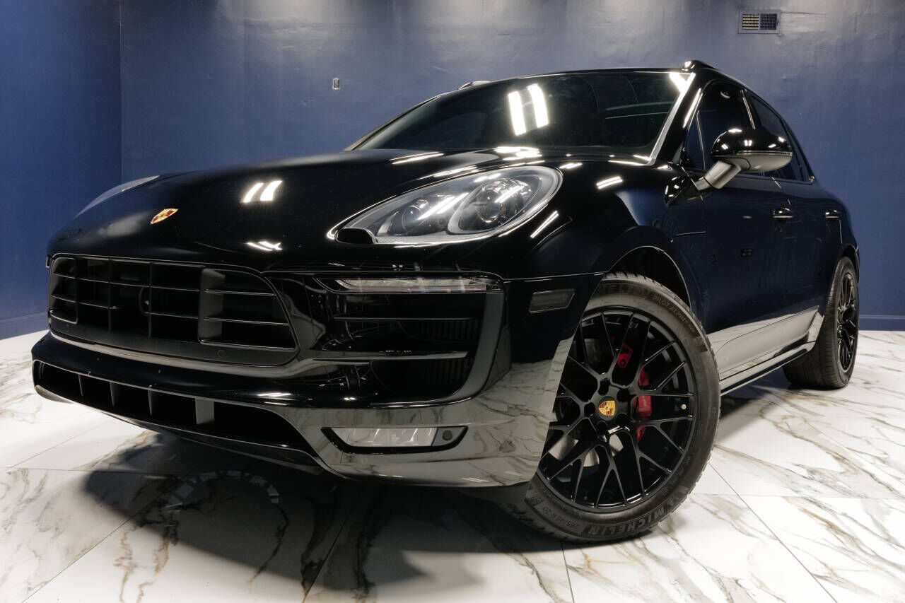 2018 PORSCHE Macan