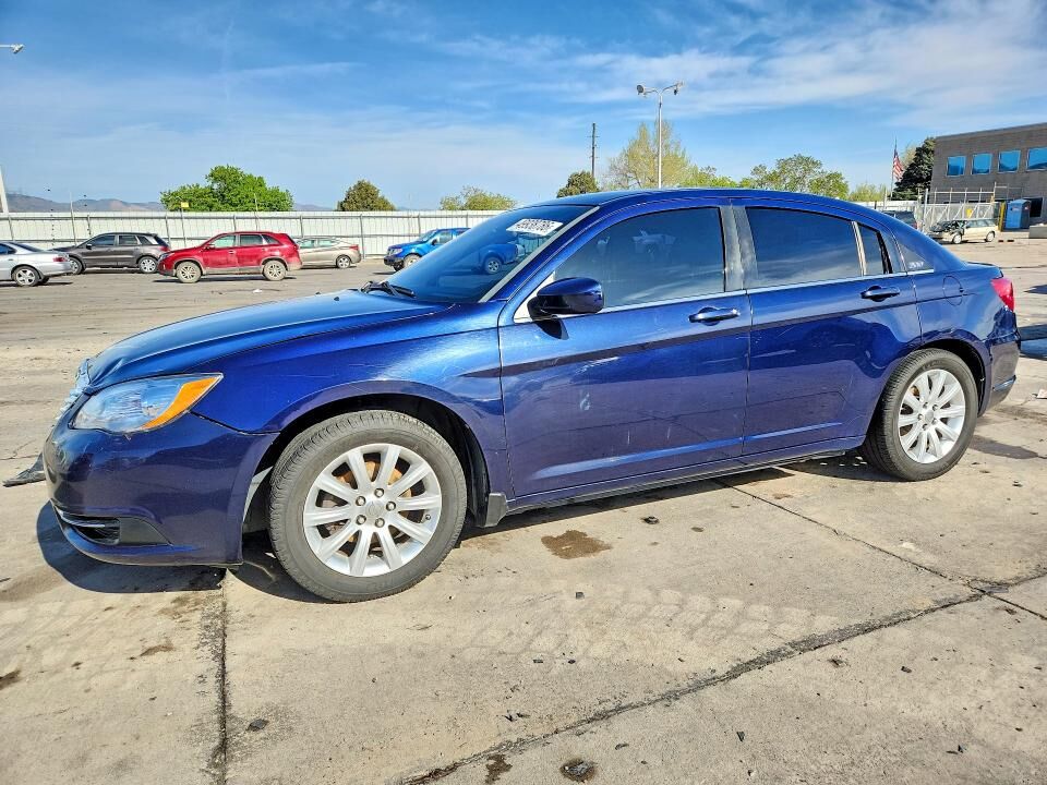 2013 CHRYSLER 200
