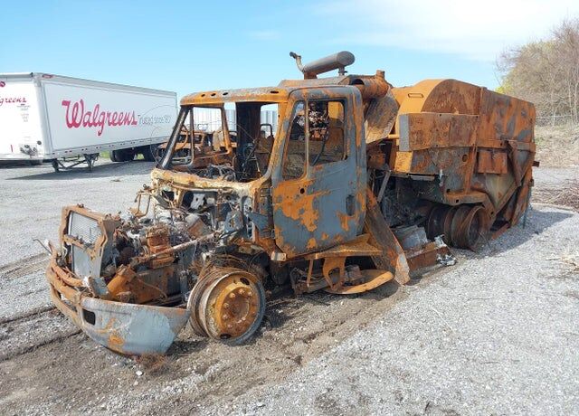 2003 INTERNATIONAL MA015