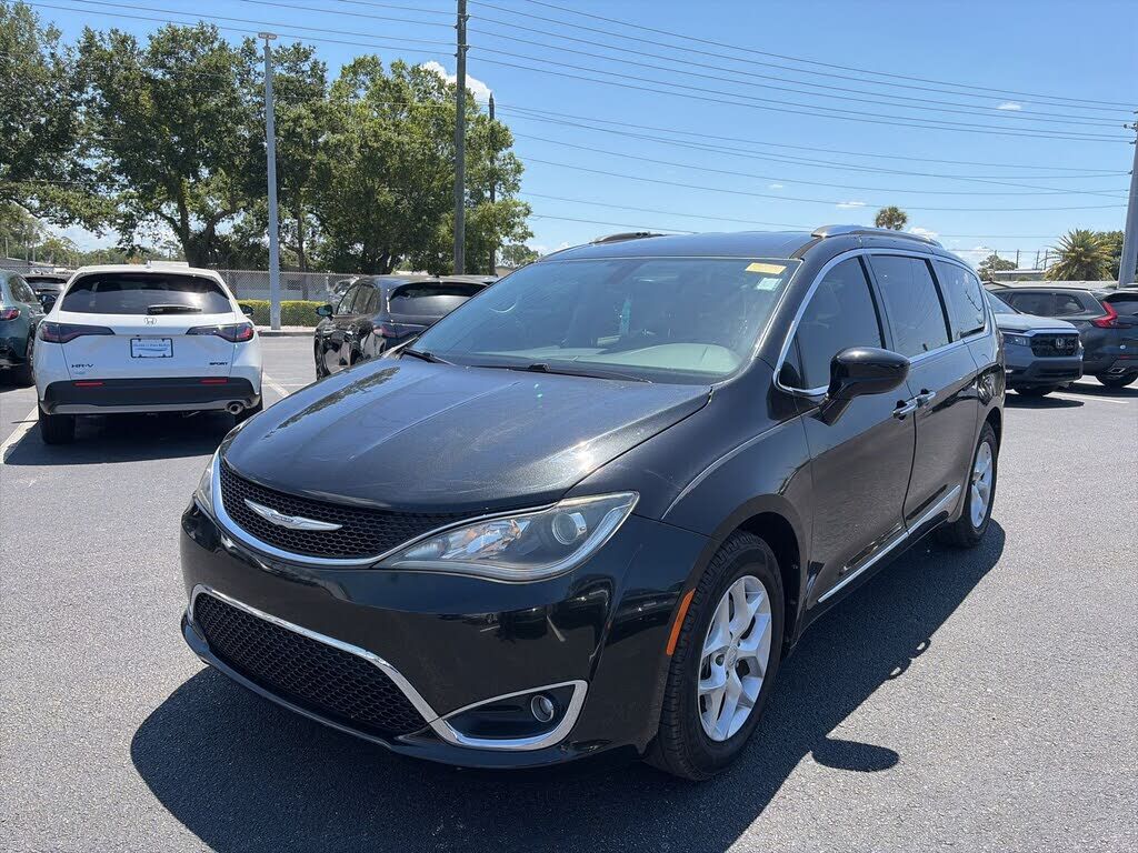 2017 CHRYSLER Pacifica