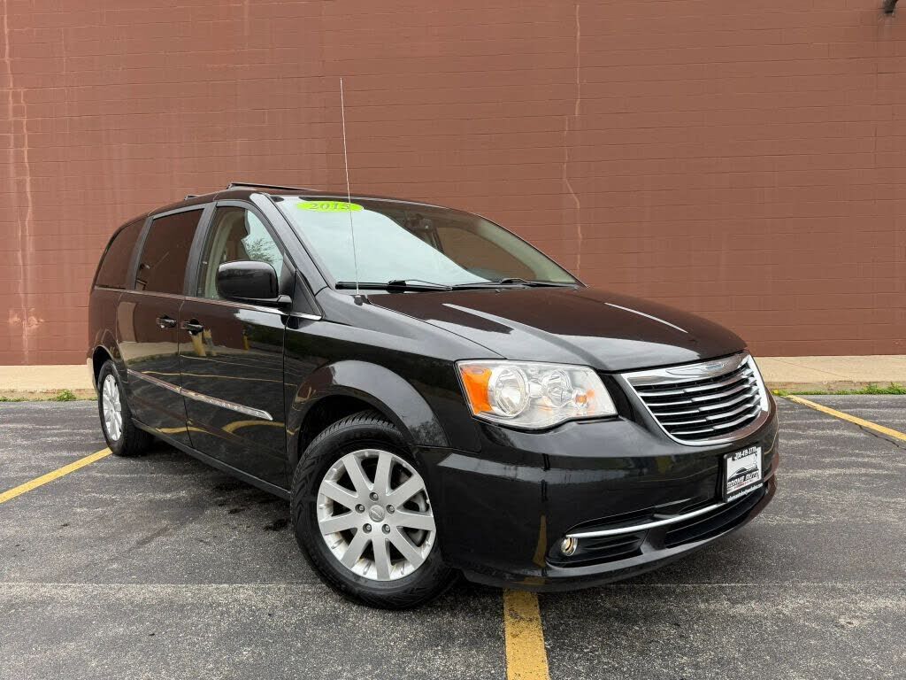 2015 CHRYSLER Town and Country