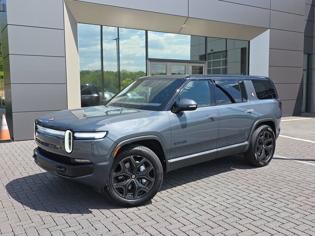 2026 RIVIAN R1S