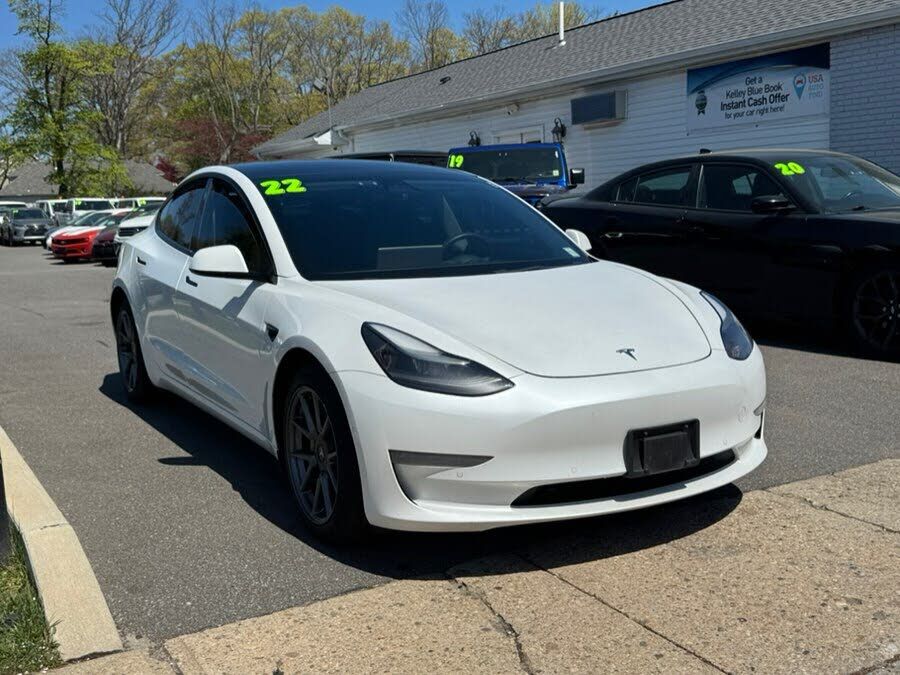 2022 TESLA Model 3