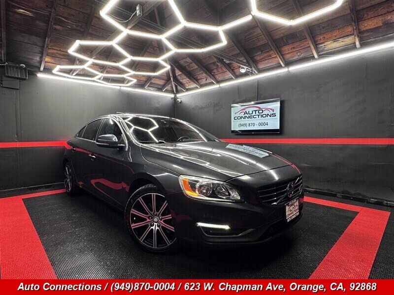 2016 VOLVO S60