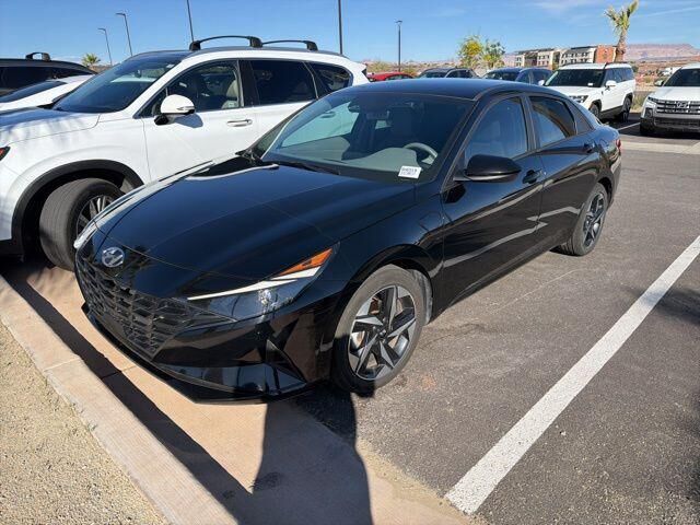 2023 HYUNDAI Elantra