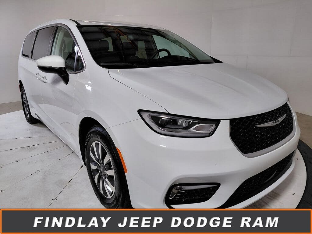 2023 CHRYSLER Pacifica