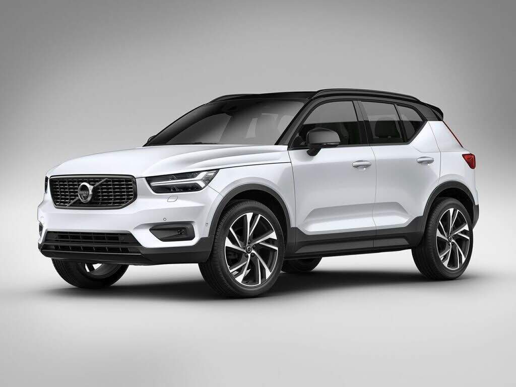 2021 VOLVO XC40