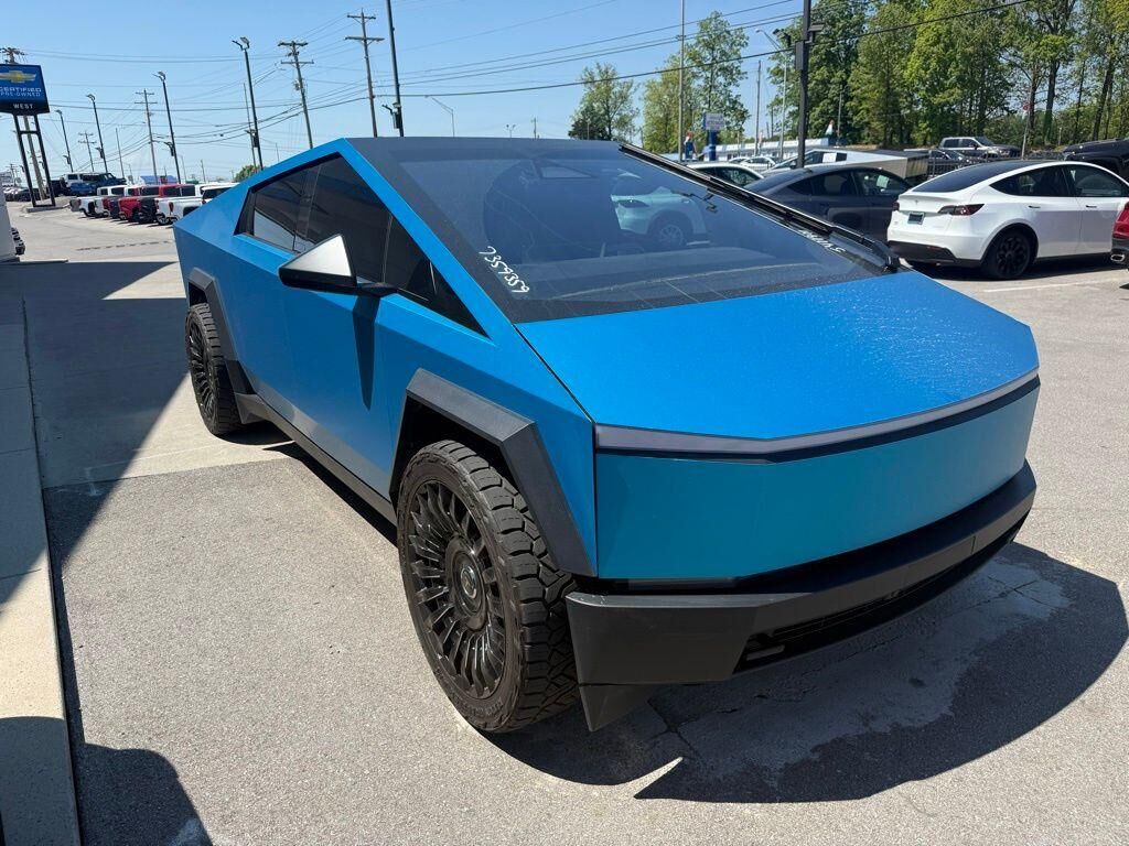 2024 TESLA Cybertruck