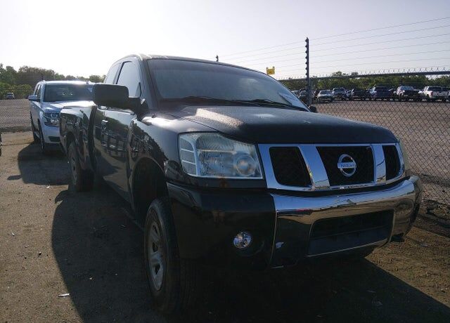 2004 NISSAN Titan