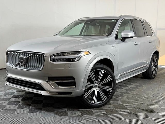 2023 VOLVO XC90