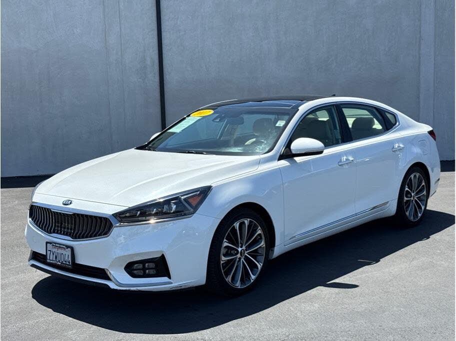 2017 KIA Cadenza
