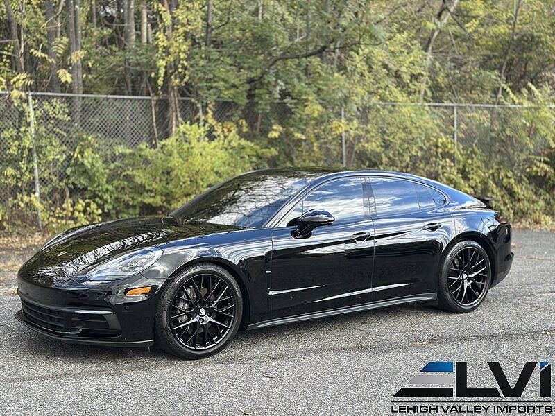 2017 PORSCHE Panamera