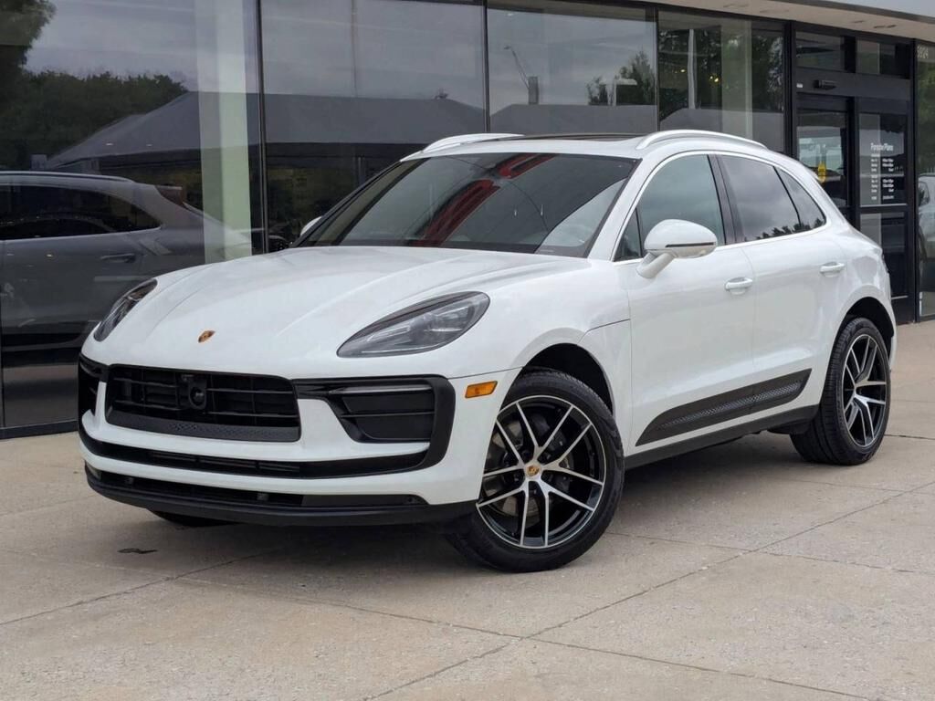 2024 PORSCHE Macan