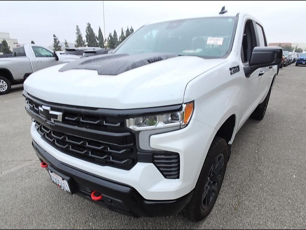2025 CHEVROLET Silverado