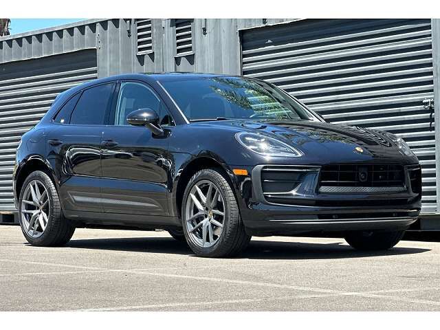 2023 PORSCHE Macan